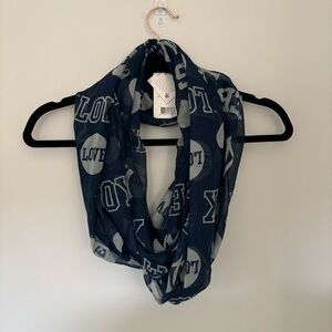 NWT New York Yankees Sheer Infinity Scarf